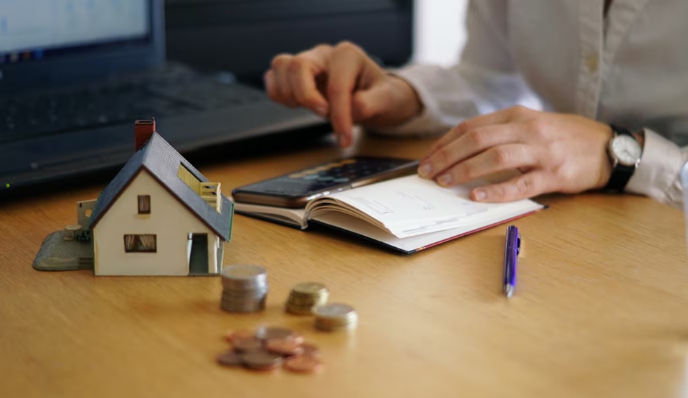 Créditos hipotecarios: qué bancos bajaron la tasa y cuánto se necesita para comprar una vivienda de U$S 100.000